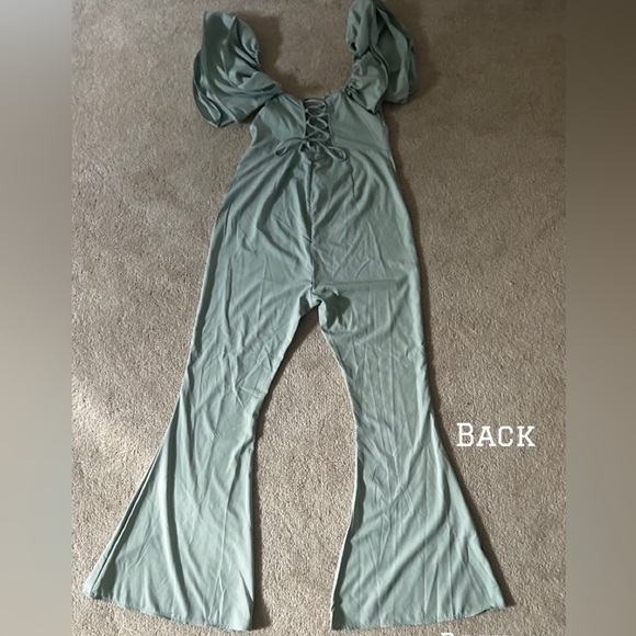 Sage green lace back frill sleeve jumpsuit NWOT - Picture 4 of 4